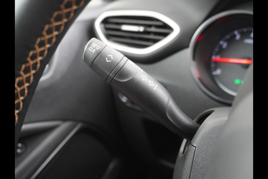 Opel Crossland X T111pk Trekhaak Apple Carplay Android Navi Dual Ecc Cruise Control WiFi Multi-Media 360°Camera Lmv DAB Keyless 1/2 Leder Verkeer Premium Innovation+ Pack LaneAssist Licht+Regensensor AGR Ergonomie Comfort-Sportstoelen EURO 6 Origineel Nederlandse Auto