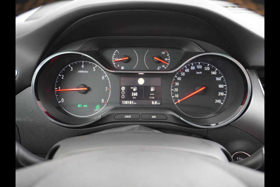 Opel Crossland X T111pk Trekhaak Apple Carplay Android Navi Dual Ecc Cruise Control WiFi Multi-Media 360°Camera Lmv DAB Keyless 1/2 Leder Verkeer Premium Innovation+ Pack LaneAssist Licht+Regensensor AGR Ergonomie Comfort-Sportstoelen EURO 6 Origineel Nederlandse Auto