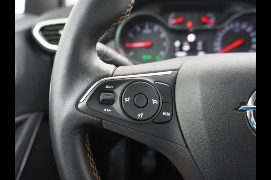 Opel Crossland X T111pk Trekhaak Apple Carplay Android Navi Dual Ecc Cruise Control WiFi Multi-Media 360°Camera Lmv DAB Keyless 1/2 Leder Verkeer Premium Innovation+ Pack LaneAssist Licht+Regensensor AGR Ergonomie Comfort-Sportstoelen EURO 6 Origineel Nederlandse Auto