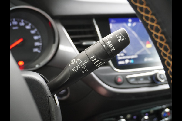 Opel Crossland X T111pk Trekhaak Apple Carplay Android Navi Dual Ecc Cruise Control WiFi Multi-Media 360°Camera Lmv DAB Keyless 1/2 Leder Verkeer Premium Innovation+ Pack LaneAssist Licht+Regensensor AGR Ergonomie Comfort-Sportstoelen EURO 6 Origineel Nederlandse Auto