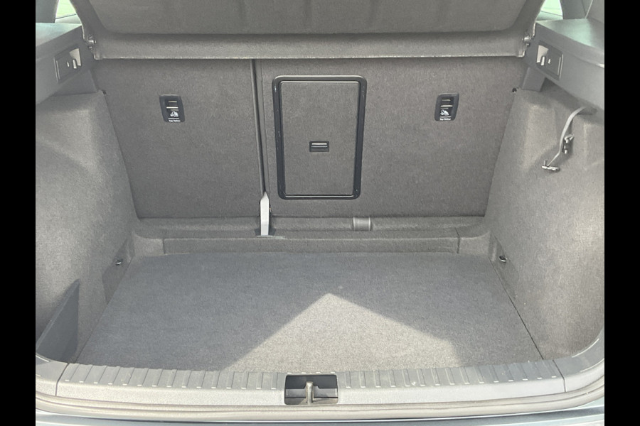 Seat Ateca 1.5 TSI FR Automaat Business Nav/Cam Beats-Audio Carplay Led Elek.Klep Vol opties!