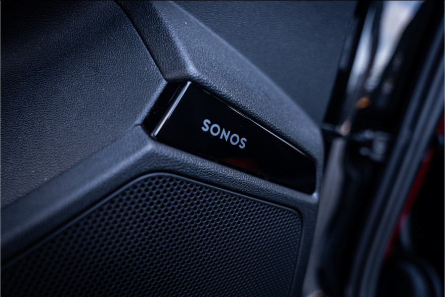Audi RS3 Sportback 2.5 TFSI quattro - Panorama | Kuipstoelen | Sonos | Carbon
