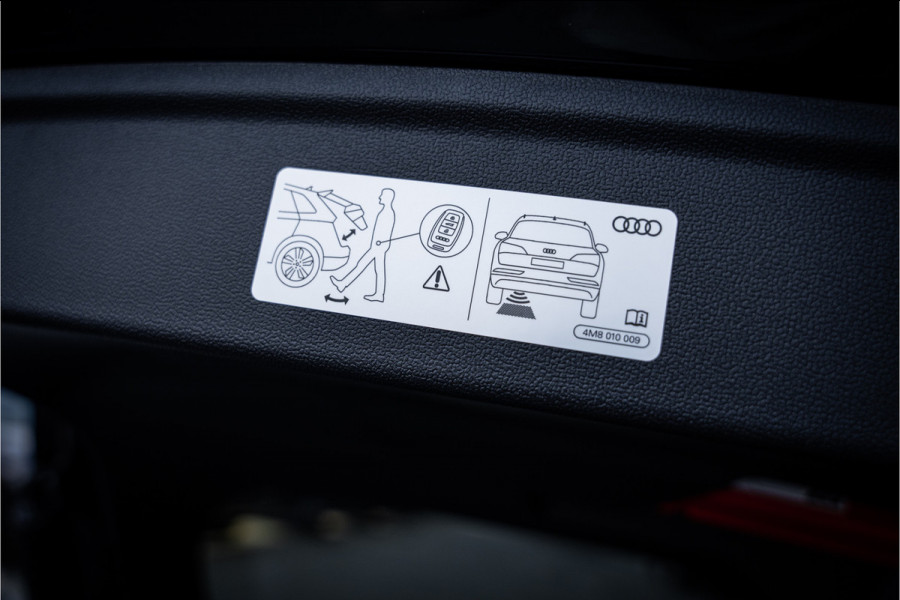 Audi RS3 Sportback 2.5 TFSI quattro - Panorama | Kuipstoelen | Sonos | Carbon