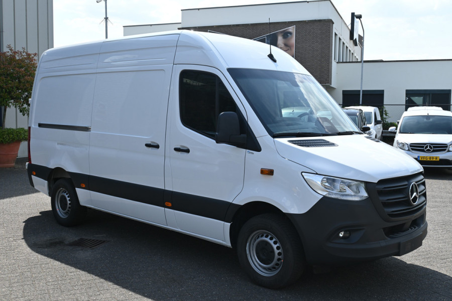Mercedes-Benz Sprinter 317 CDI L2H2 Pro Geveerde stoel, Navigatie met camera, Draadloze telefoonlader