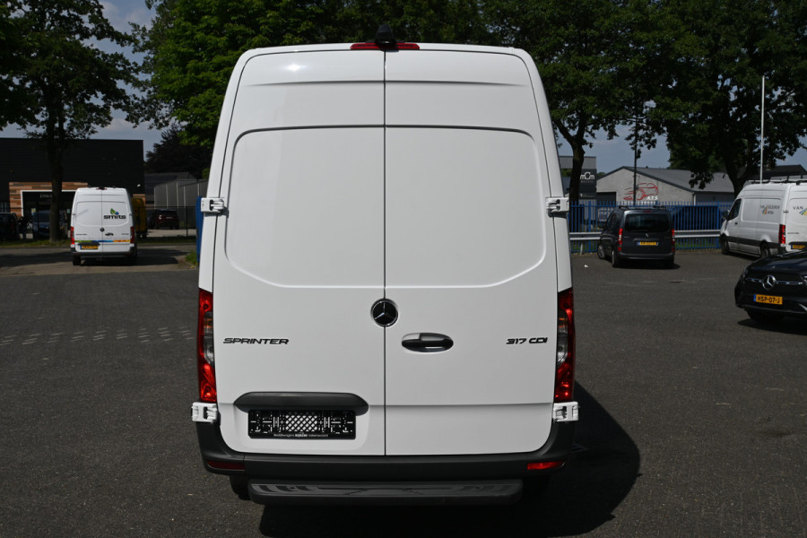 Mercedes-Benz Sprinter 317 CDI L2H2 Pro Geveerde stoel, Navigatie met camera, Draadloze telefoonlader