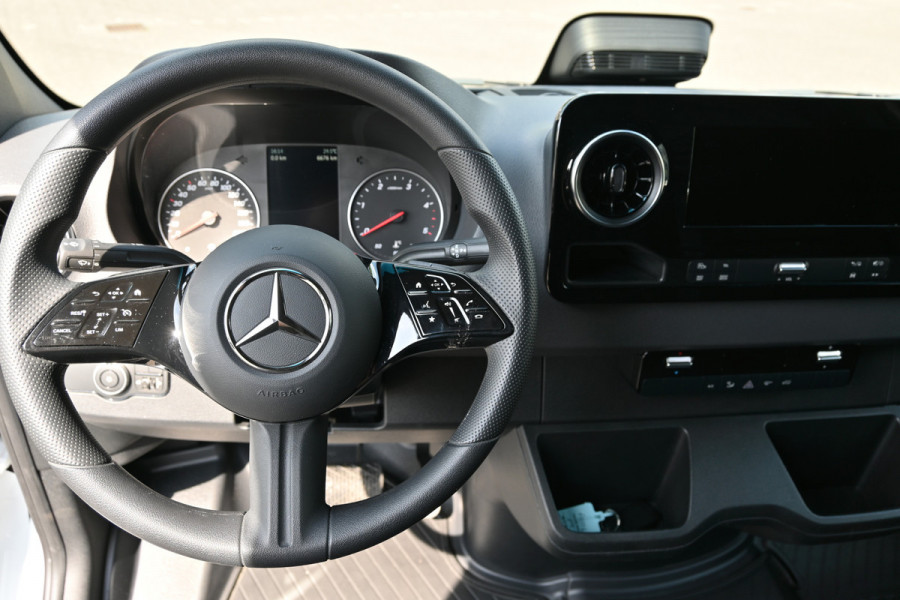 Mercedes-Benz Sprinter 317 CDI L2H2 Pro Geveerde stoel, Navigatie met camera, Draadloze telefoonlader