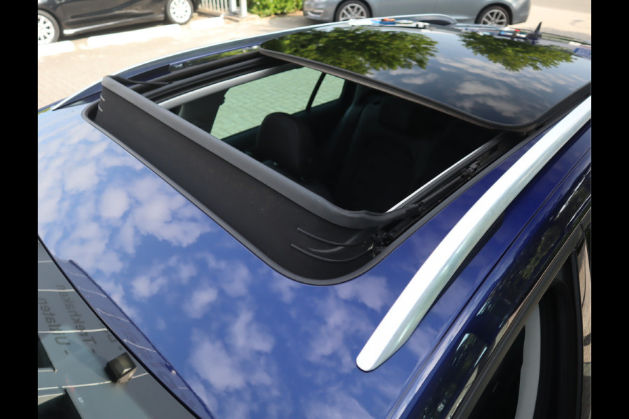 Volkswagen GOLF Variant 1.5 TSI Comfortline Business / Panoramadak