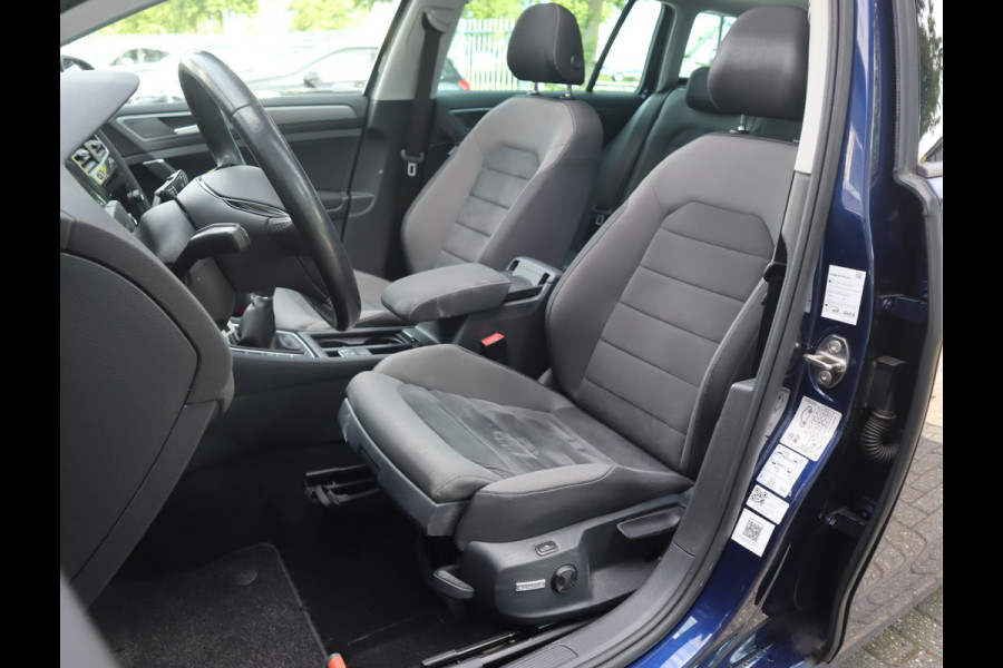 Volkswagen GOLF Variant 1.5 TSI Comfortline Business / Panoramadak