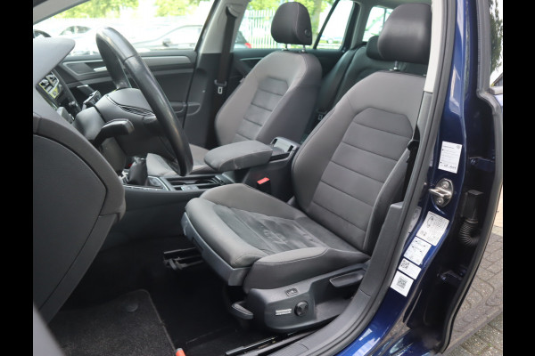 Volkswagen GOLF Variant 1.5 TSI Comfortline Business / Panoramadak