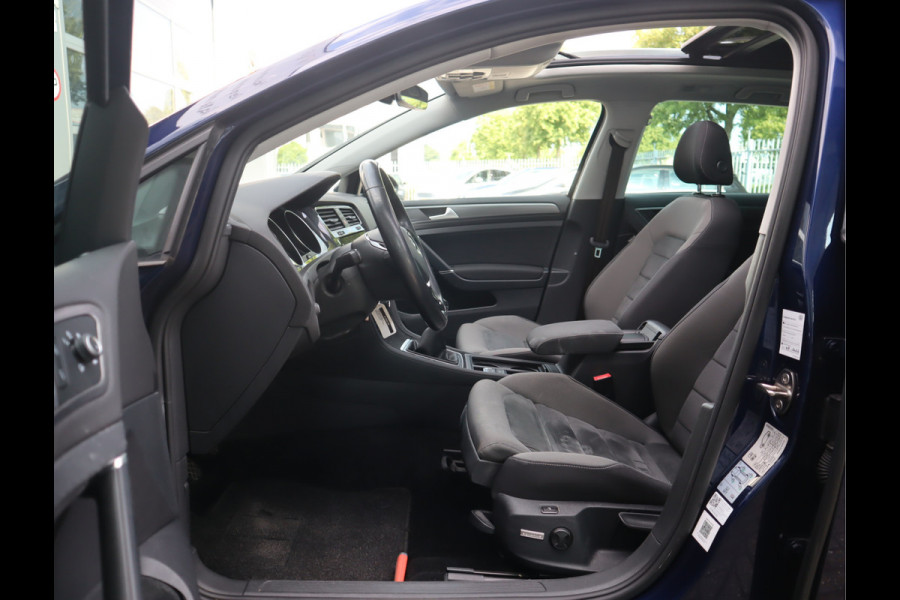 Volkswagen GOLF Variant 1.5 TSI Comfortline Business / Panoramadak