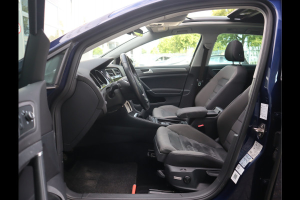 Volkswagen GOLF Variant 1.5 TSI Comfortline Business / Panoramadak