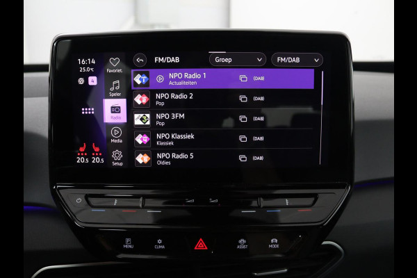 Volkswagen ID.3 First 58 kWh | Stoelverwarming | Camera | Adaptive cruise | Carplay | Navigatie | PDC | Climate control | Sfeerverlichting | LMV 18 inch