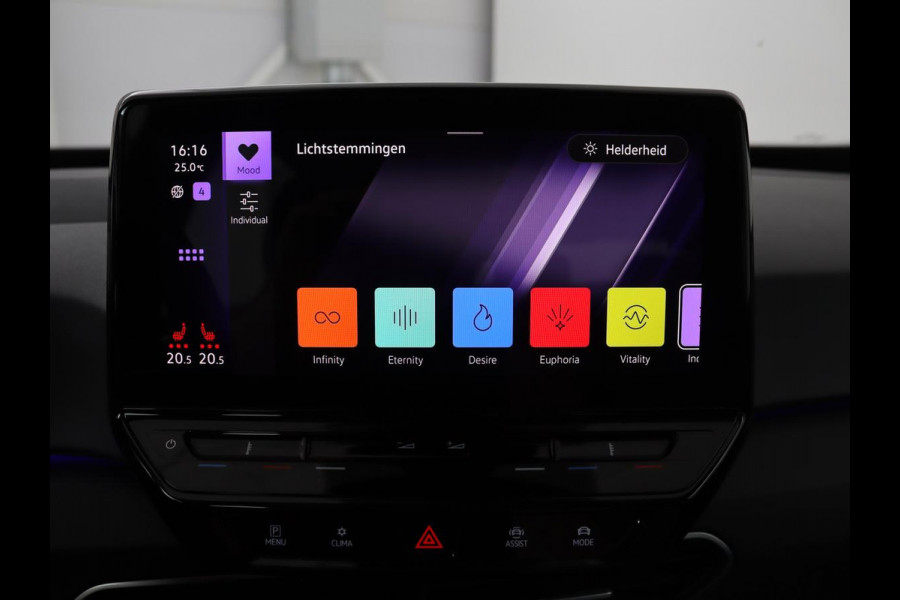 Volkswagen ID.3 First 58 kWh | Stoelverwarming | Camera | Adaptive cruise | Carplay | Navigatie | PDC | Climate control | Sfeerverlichting | LMV 18 inch
