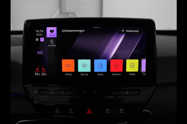 Volkswagen ID.3 First 58 kWh | Stoelverwarming | Camera | Adaptive cruise | Carplay | Navigatie | PDC | Climate control | Sfeerverlichting | LMV 18 inch