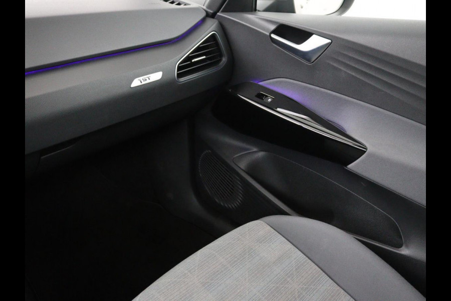 Volkswagen ID.3 First 58 kWh | Stoelverwarming | Camera | Adaptive cruise | Carplay | Navigatie | PDC | Climate control | Sfeerverlichting | LMV 18 inch