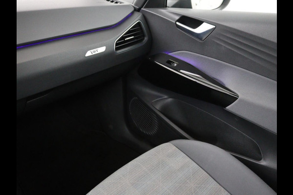 Volkswagen ID.3 First 58 kWh | Stoelverwarming | Camera | Adaptive cruise | Carplay | Navigatie | PDC | Climate control | Sfeerverlichting | LMV 18 inch