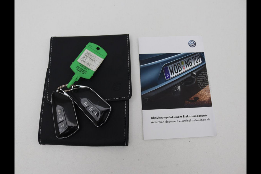 Volkswagen ID.3 First 58 kWh | Stoelverwarming | Camera | Adaptive cruise | Carplay | Navigatie | PDC | Climate control | Sfeerverlichting | LMV 18 inch