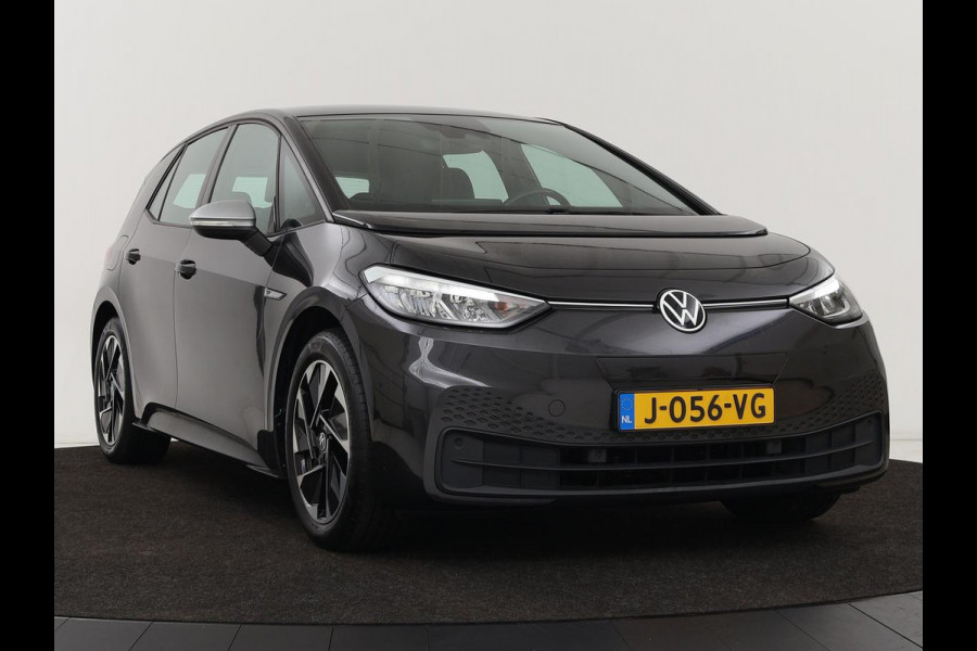 Volkswagen ID.3 First 58 kWh | Stoelverwarming | Camera | Adaptive cruise | Carplay | Navigatie | PDC | Climate control | Sfeerverlichting | LMV 18 inch