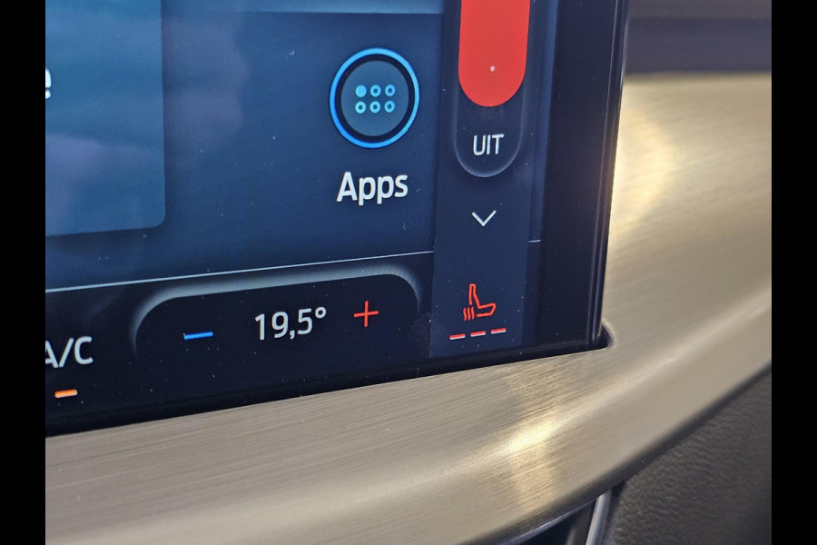 Ford FOCUS Wagon 1.0 EcoBoost Hybrid Titanium 125 pk | Winterpack | Full LED | SYNC 4 Navigatie | Draadloos Apple Carplay/Android auto | 16 inch Licht metaal