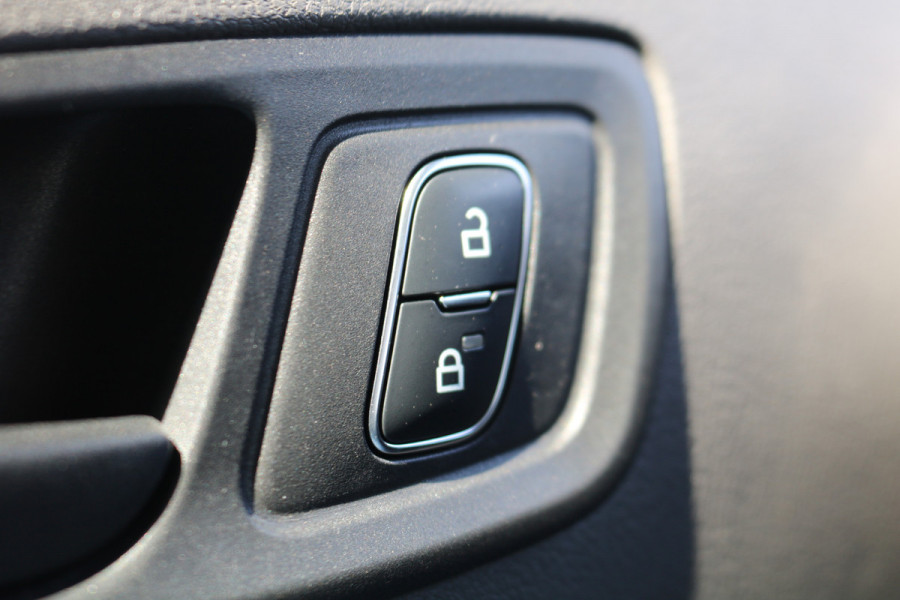 Ford Transit Connect 1.5 EcoBlue L2 Trend Automaat Airco Navigatie Camera Trekhaak