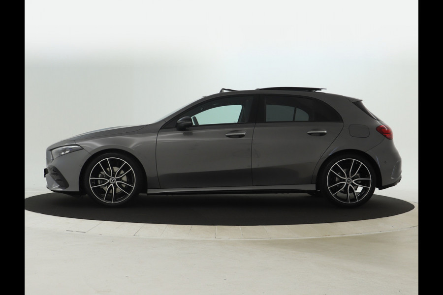 Mercedes-Benz A-Klasse 180 Business Solution AMG | Nightpakket | Parkeerpakket met 360°-camera | Premium Plus pakket | Dodehoekassistent | Head-up display | Extra USB-poorten | Verwarmde stoelen vooraan |  Spiegelpakket |