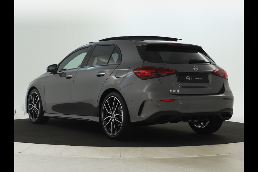 Mercedes-Benz A-Klasse 180 Business Solution AMG | Nightpakket | Parkeerpakket met 360°-camera | Premium Plus pakket | Dodehoekassistent | Head-up display | Extra USB-poorten | Verwarmde stoelen vooraan |  Spiegelpakket |