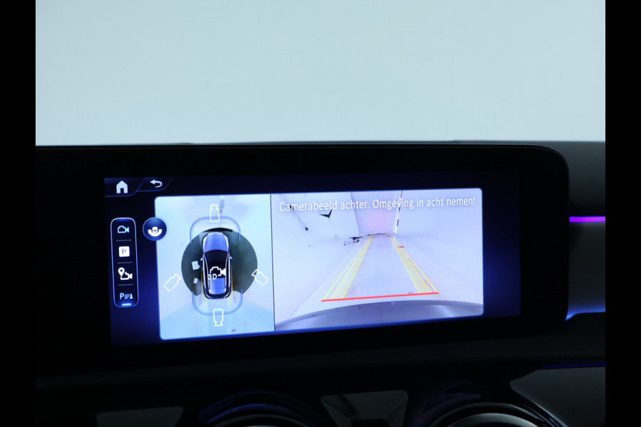 Mercedes-Benz A-Klasse 180 Business Solution AMG | Nightpakket | Parkeerpakket met 360°-camera | Premium Plus pakket | Dodehoekassistent | Head-up display | Extra USB-poorten | Verwarmde stoelen vooraan |  Spiegelpakket |