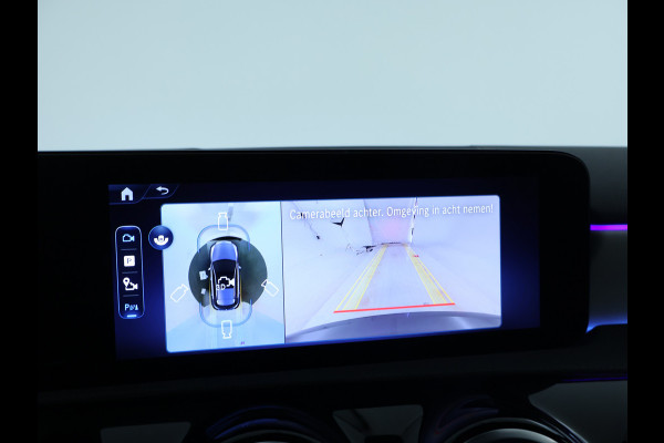 Mercedes-Benz A-Klasse 180 Business Solution AMG | Nightpakket | Parkeerpakket met 360°-camera | Premium Plus pakket | Dodehoekassistent | Head-up display | Extra USB-poorten | Verwarmde stoelen vooraan |  Spiegelpakket |