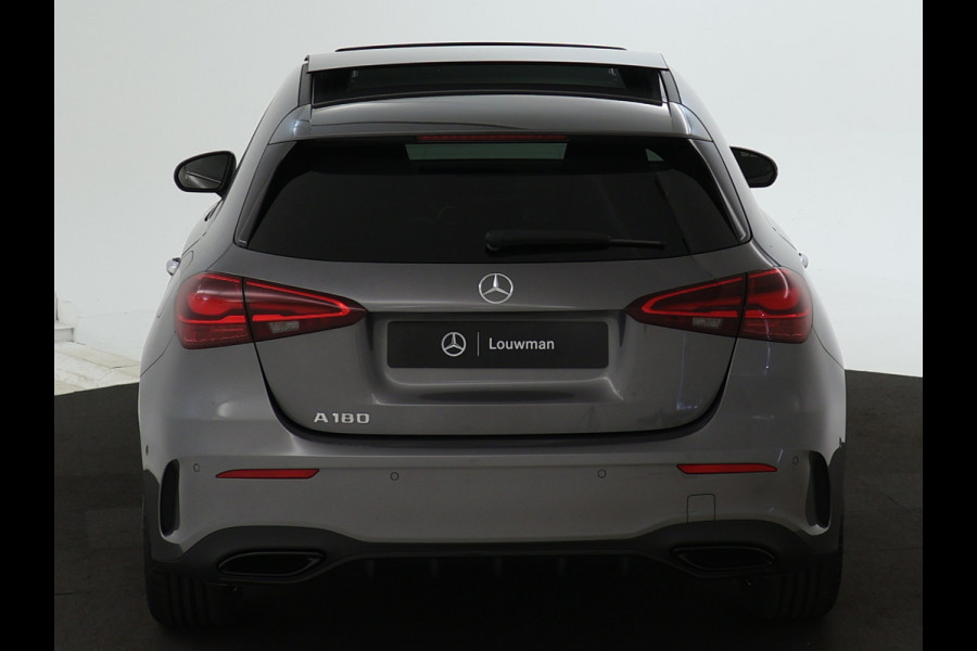 Mercedes-Benz A-Klasse 180 Business Solution AMG | Nightpakket | Parkeerpakket met 360°-camera | Premium Plus pakket | Dodehoekassistent | Head-up display | Extra USB-poorten | Verwarmde stoelen vooraan |  Spiegelpakket |