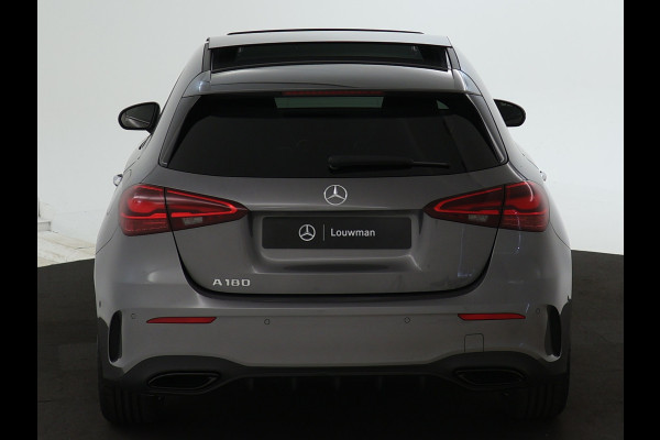 Mercedes-Benz A-Klasse 180 Business Solution AMG | Nightpakket | Parkeerpakket met 360°-camera | Premium Plus pakket | Dodehoekassistent | Head-up display | Extra USB-poorten | Verwarmde stoelen vooraan |  Spiegelpakket |