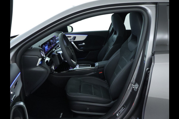 Mercedes-Benz A-Klasse 180 Business Solution AMG | Nightpakket | Parkeerpakket met 360°-camera | Premium Plus pakket | Dodehoekassistent | Head-up display | Extra USB-poorten | Verwarmde stoelen vooraan |  Spiegelpakket |