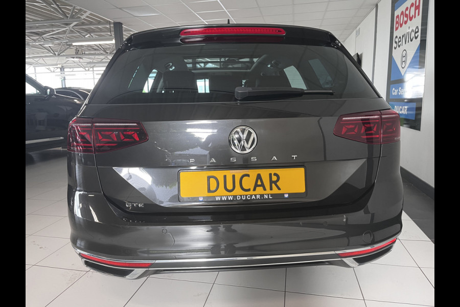 Volkswagen Passat 1.4 TSI PHEV GTE Business Panorama dak / Alcantarabekleding/ Virtual cockpit