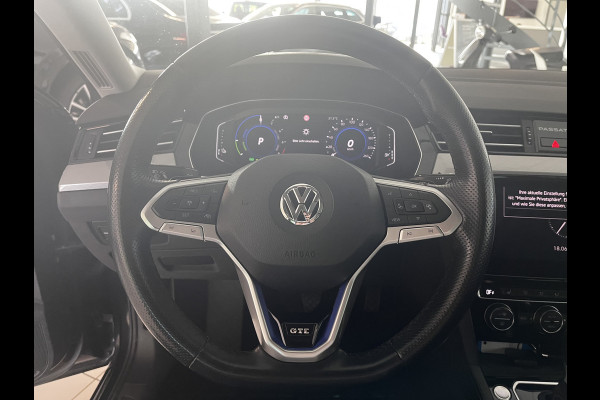 Volkswagen Passat 1.4 TSI PHEV GTE Business Panorama dak / Alcantarabekleding/ Virtual cockpit