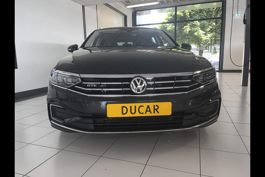 Volkswagen Passat 1.4 TSI PHEV GTE Business Panorama dak / Alcantarabekleding/ Virtual cockpit