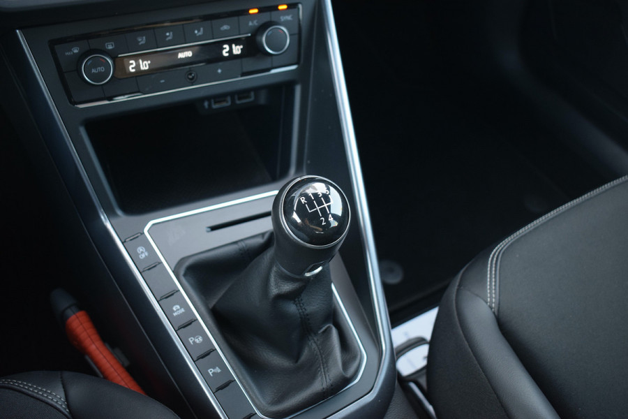 Volkswagen Polo 1.0 TSI Highline Business R | R-Line | CarPlay | Half Leer | Climate | ACC
