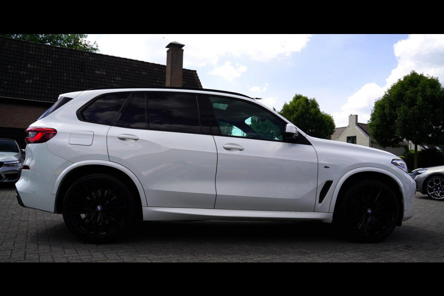 BMW X5 XDrive40i High Executive | HuD | Panorama | Luxe Leder | Camera | BMW LED | Sfeerverlichting | Stoelverwarming | Smart Key