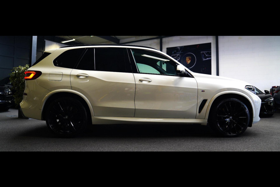 BMW X5 XDrive40i High Executive | HuD | Panorama | Luxe Leder | Camera | BMW LED | Sfeerverlichting | Stoelverwarming | Smart Key