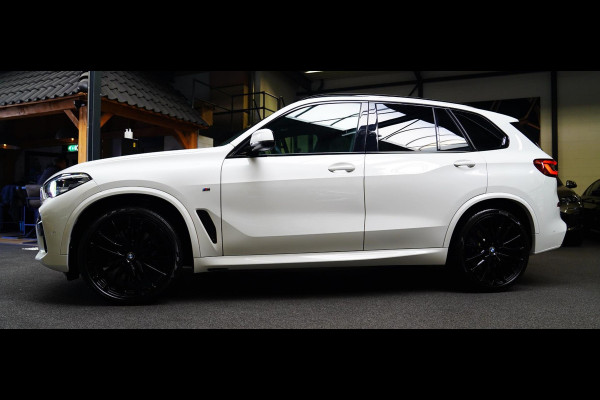 BMW X5 XDrive40i High Executive | HuD | Panorama | Luxe Leder | Camera | BMW LED | Sfeerverlichting | Stoelverwarming | Smart Key