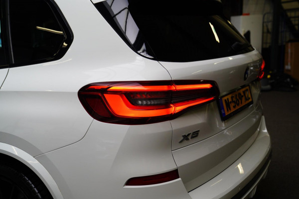BMW X5 XDrive40i High Executive | HuD | Panorama | Luxe Leder | Camera | BMW LED | Sfeerverlichting | Stoelverwarming | Smart Key