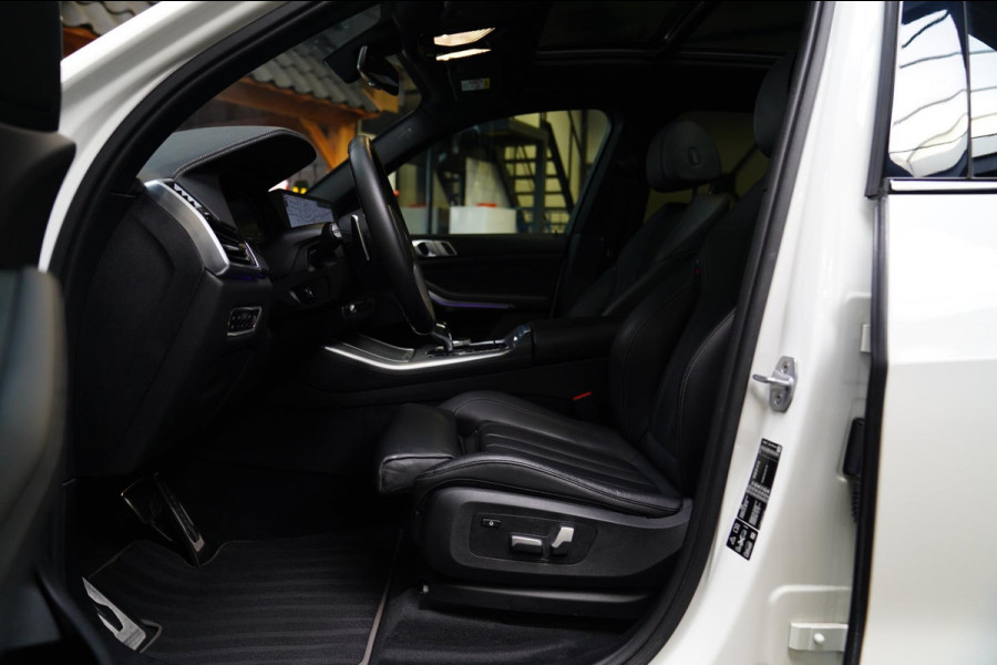 BMW X5 XDrive40i High Executive | HuD | Panorama | Luxe Leder | Camera | BMW LED | Sfeerverlichting | Stoelverwarming | Smart Key