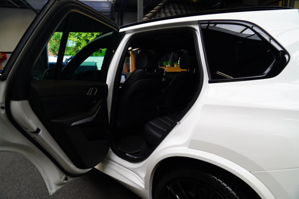 BMW X5 XDrive40i High Executive | HuD | Panorama | Luxe Leder | Camera | BMW LED | Sfeerverlichting | Stoelverwarming | Smart Key