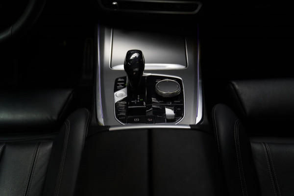 BMW X5 XDrive40i High Executive | HuD | Panorama | Luxe Leder | Camera | BMW LED | Sfeerverlichting | Stoelverwarming | Smart Key