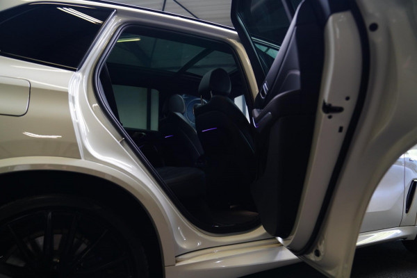 BMW X5 XDrive40i High Executive | HuD | Panorama | Luxe Leder | Camera | BMW LED | Sfeerverlichting | Stoelverwarming | Smart Key