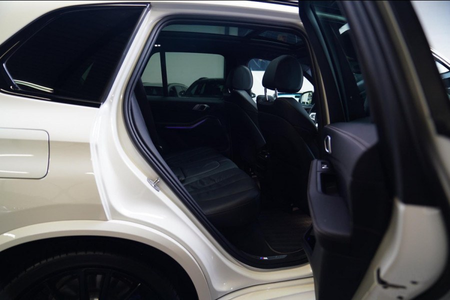 BMW X5 XDrive40i High Executive | HuD | Panorama | Luxe Leder | Camera | BMW LED | Sfeerverlichting | Stoelverwarming | Smart Key