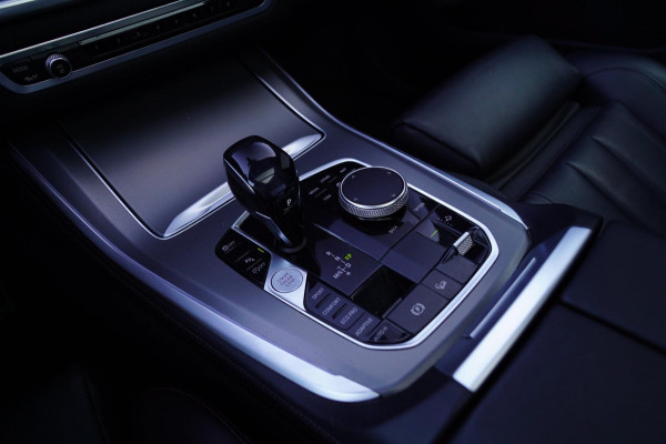 BMW X5 XDrive40i High Executive | HuD | Panorama | Luxe Leder | Camera | BMW LED | Sfeerverlichting | Stoelverwarming | Smart Key