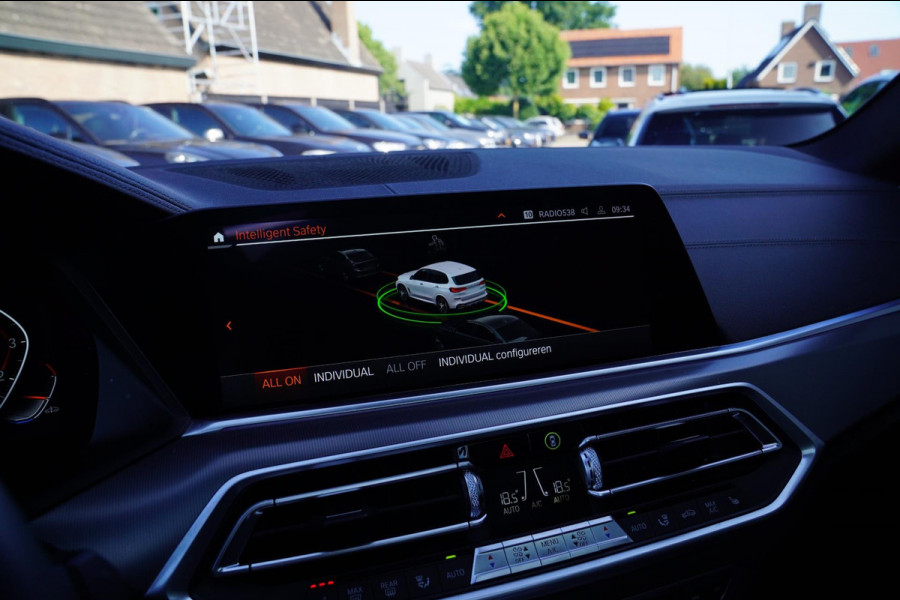BMW X5 XDrive40i High Executive | HuD | Panorama | Luxe Leder | Camera | BMW LED | Sfeerverlichting | Stoelverwarming | Smart Key