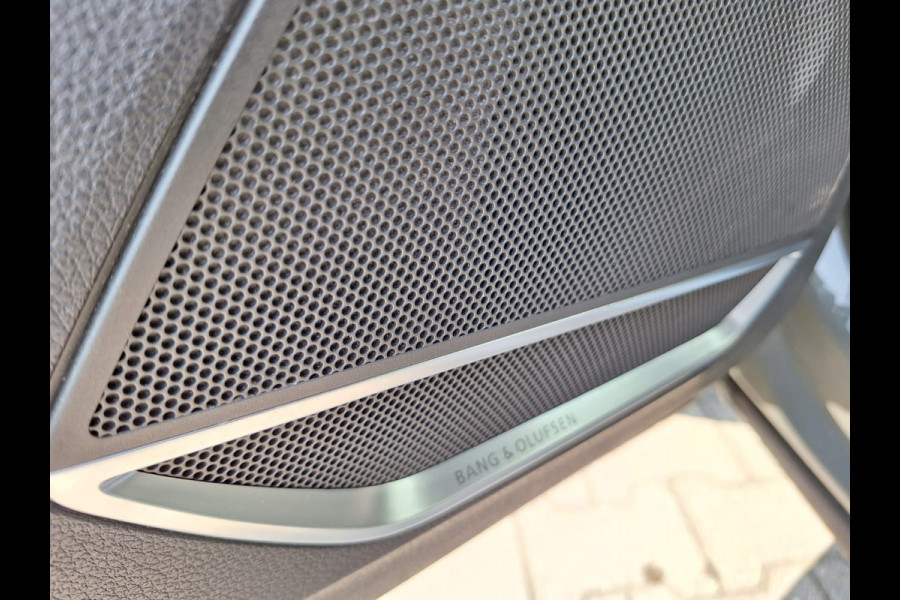 Audi Q3 35 TFSI S - Line | Adaptive Cruise | LederenSportstoelen | B&O Soundsystem | 360 Camera | Dodehoek | Virtual Cockpit | 20"L.M | Carplay | Keyless |