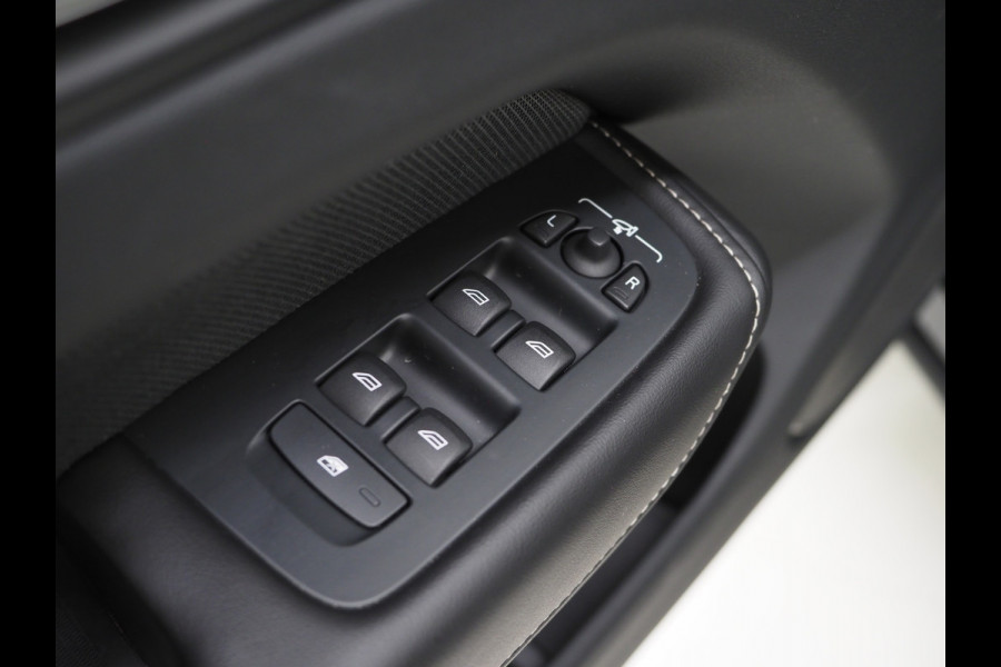 Volvo XC60 2.0 T8 AWD Polestar Engineered Long Range | Panoramadak | Harman/Kardon | Pilot Assist | 360 | Keyless | Carplay