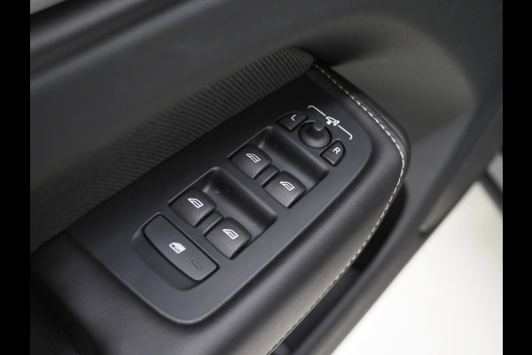 Volvo XC60 2.0 T8 AWD Polestar Engineered Long Range | Panoramadak | Harman/Kardon | Pilot Assist | 360 | Keyless | Carplay