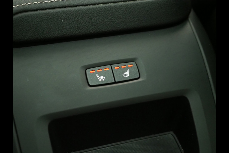 Volvo XC60 2.0 T8 AWD Polestar Engineered Long Range | Panoramadak | Harman/Kardon | Pilot Assist | 360 | Keyless | Carplay